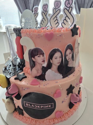 Kpop themed cake side 1