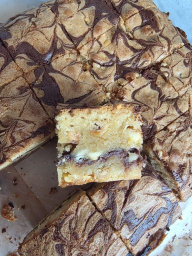 Hazelnuts nutella blondie